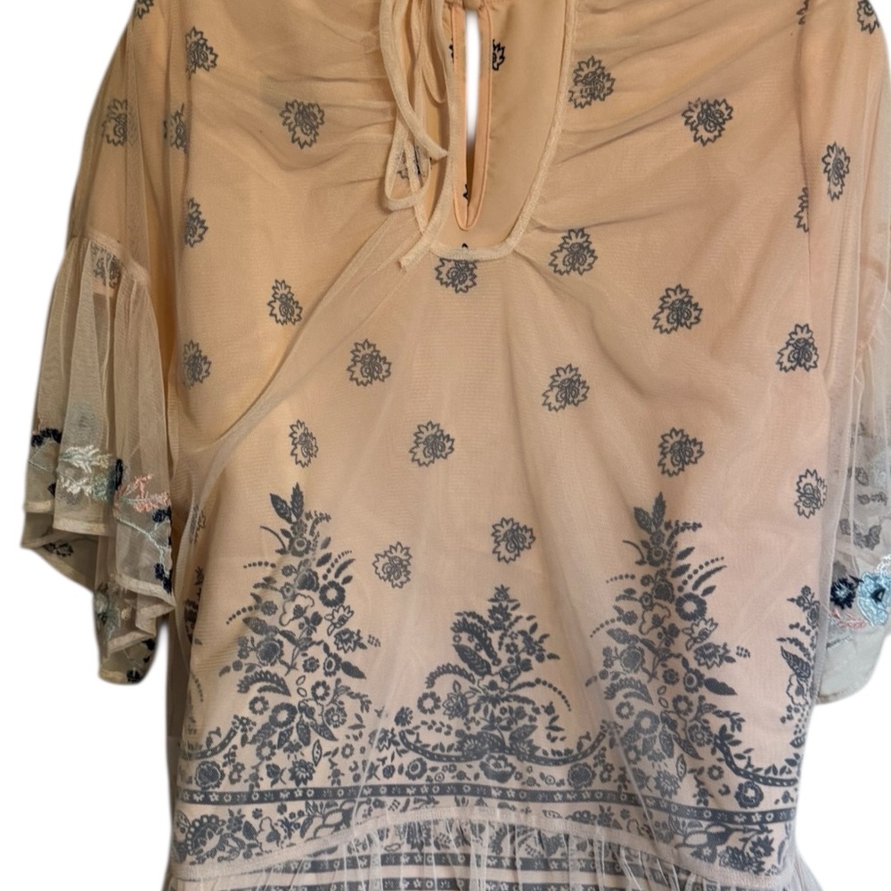 GORGEOUS NWT  Peach Embroidered Floral Mesh Overlay Top MEDIUM  #M - Picture 6 of 14